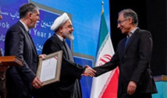 دکتر حسین پاینده برندۀ جایزۀ کتاب سال جمهوری اسلامی ایران شد